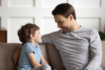 Cum afectează stereotipurile despre masculinitate dezvoltarea băieților: ce pot face părinții pentru a-i sprijini