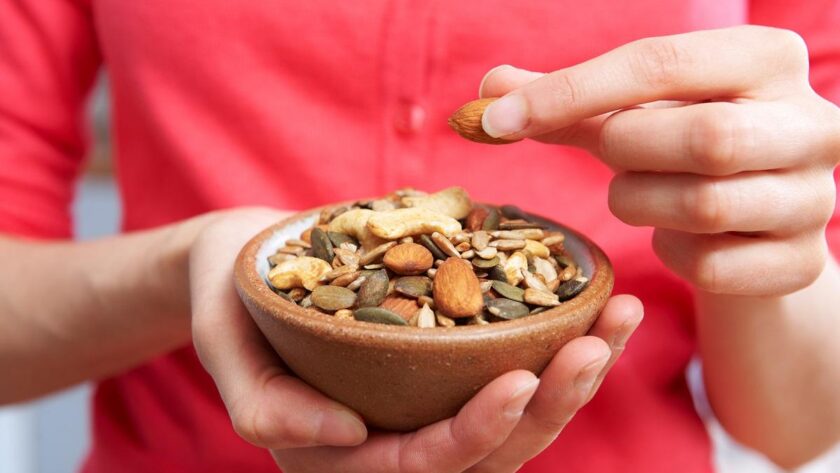 Alimente care reduc cortizolul prin dietă: cum să controlezi stresul natural prin alimentație