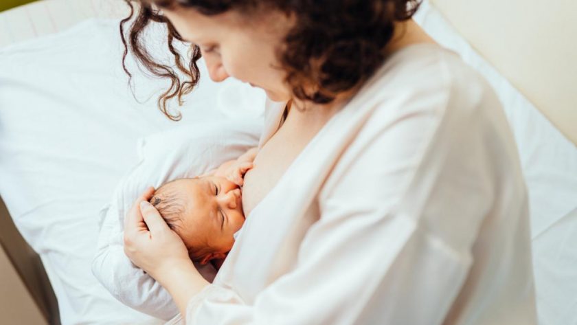 Alăptarea în prima săptămână: 5 adevăruri pe care trebuie să le știe orice mamă