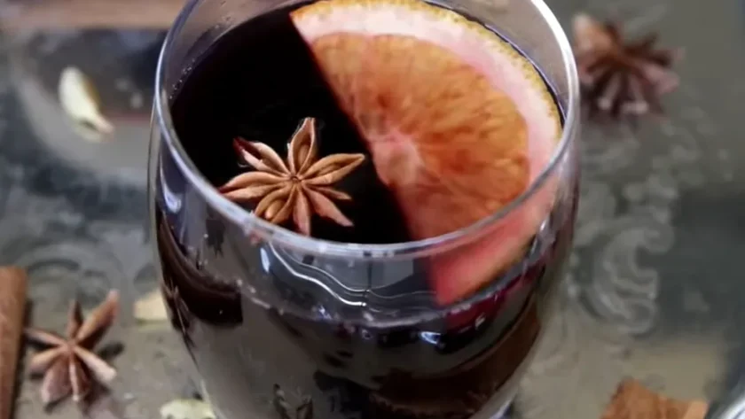 Vin fiert de excepție: rețeta și secretele pentru cel mai aromat preparat de iarnă