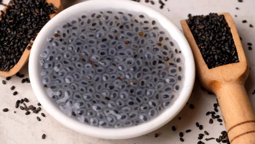 Semințele care „rad” digestia: cum pot curăța colonul și calma stomacul