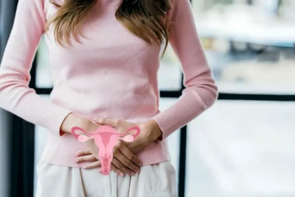 Băuturi de dimineață recomandate pentru femeile cu PCOS — cum să îți echilibrezi hormonii natural