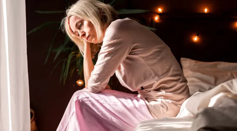 Simptomul banal care nu trebuie ignorat. Ce probleme cu tiroida poate ascunde