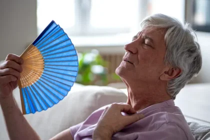 De ce transpiri mai mult după 40 de ani. Cele mai frecvente cauze ale transpirației excesive