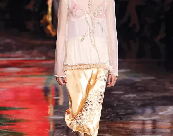 Cum să creezi ținute de zi trendy și delicate