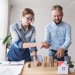 Avantajele și dezavantajele investițiilor în imobiliare