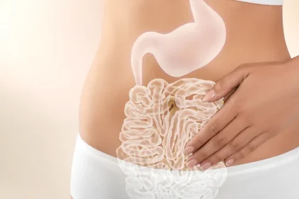 8 obiceiuri banale care îți pot da digestia peste cap. Ce schimbări simple îți protejează intestinul