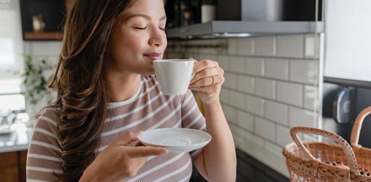 Vrei să reduci cafeaua? Băuturile pe care le poți alege dimineața pentru un plus de energie