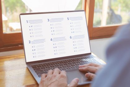 De la teste psihologice online la consiliere psihologică și când merită să discuți rezultatele cu un specialist