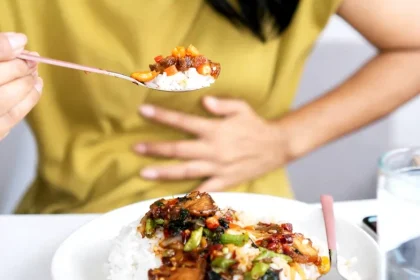 Ce să mănânci dacă ai reflux gastric. Alimentele și băuturile care pot reduce arsurile la stomac